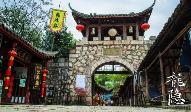 一公主落难民间,被一大户人家所收留,6年后恢复身份斩杀其全家